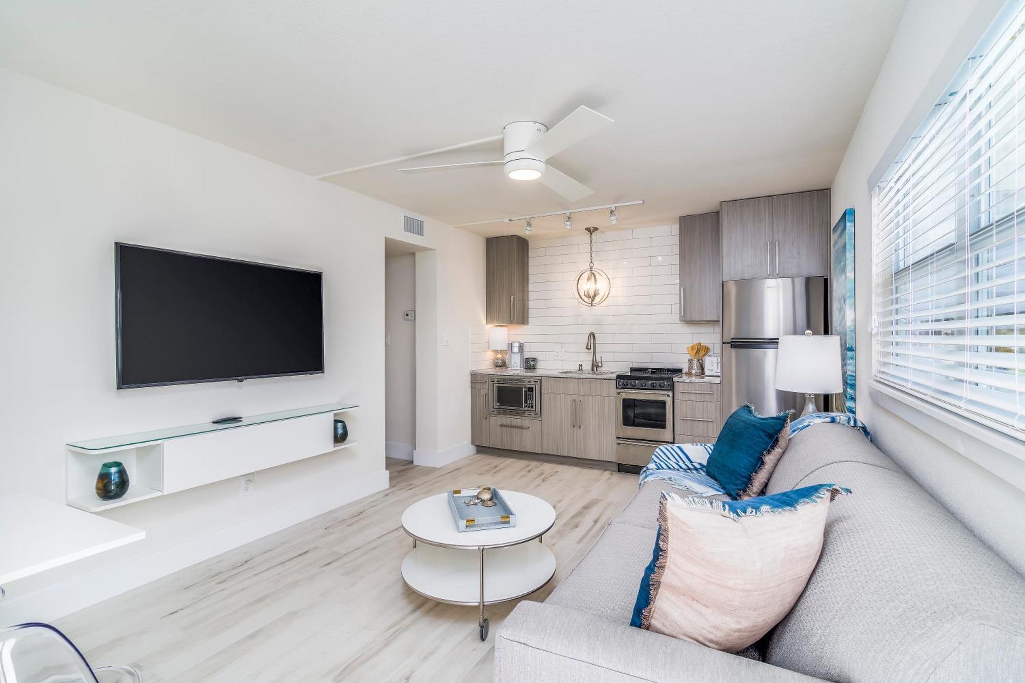 Boutique Vacation Rental Complex At Beach Коко Бийч Екстериор снимка