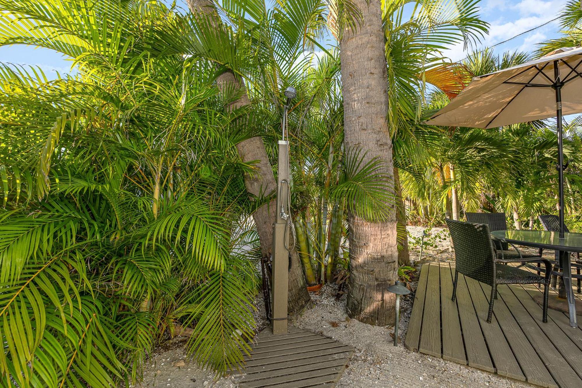 Boutique Vacation Rental Complex At Beach Коко Бийч Екстериор снимка