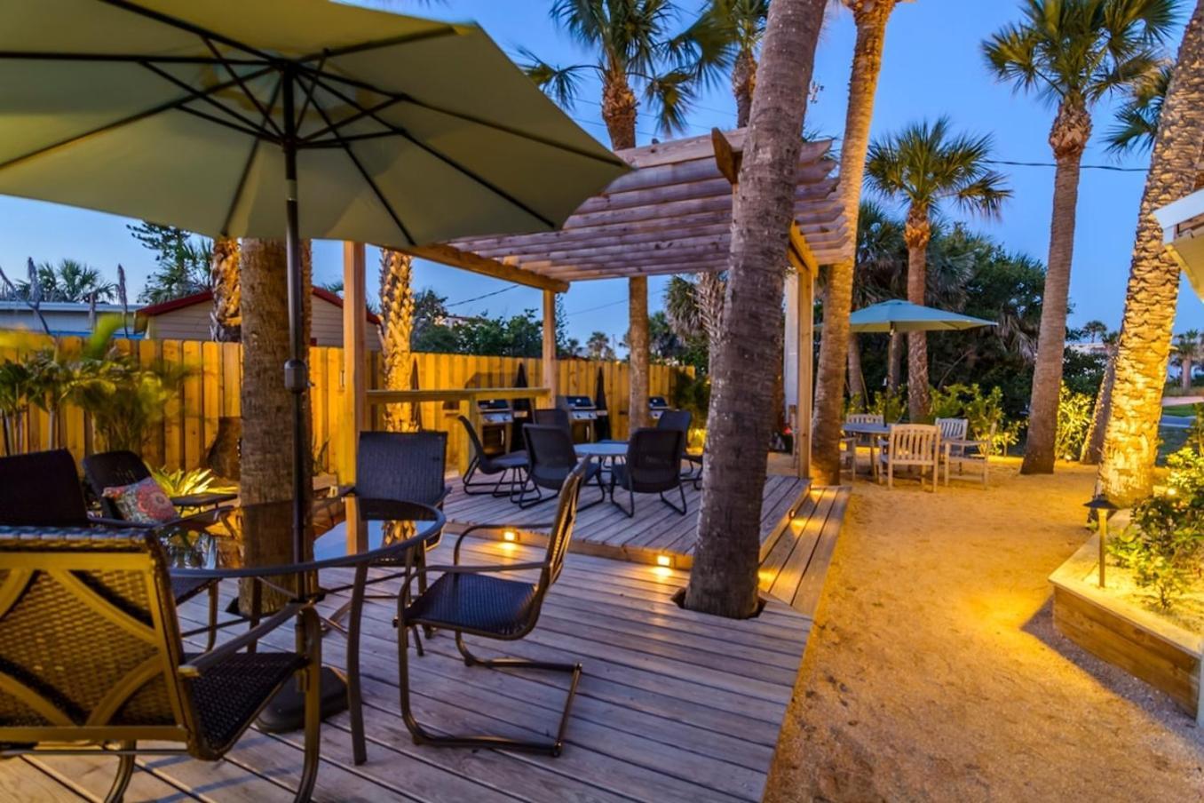 Boutique Vacation Rental Complex At Beach Коко Бийч Екстериор снимка