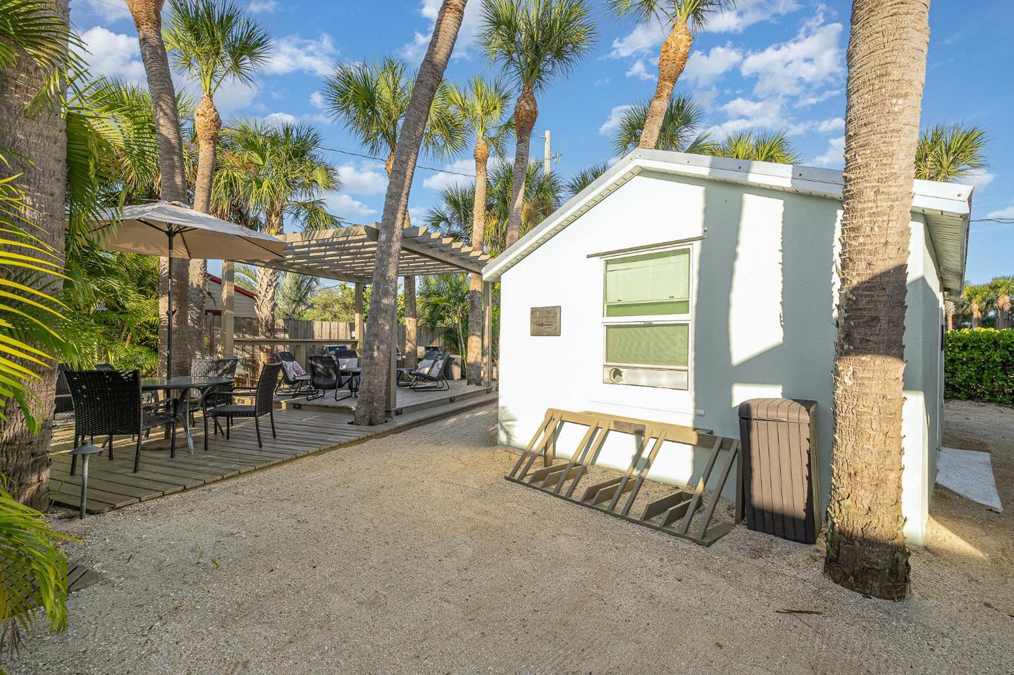 Boutique Vacation Rental Complex At Beach Коко Бийч Екстериор снимка