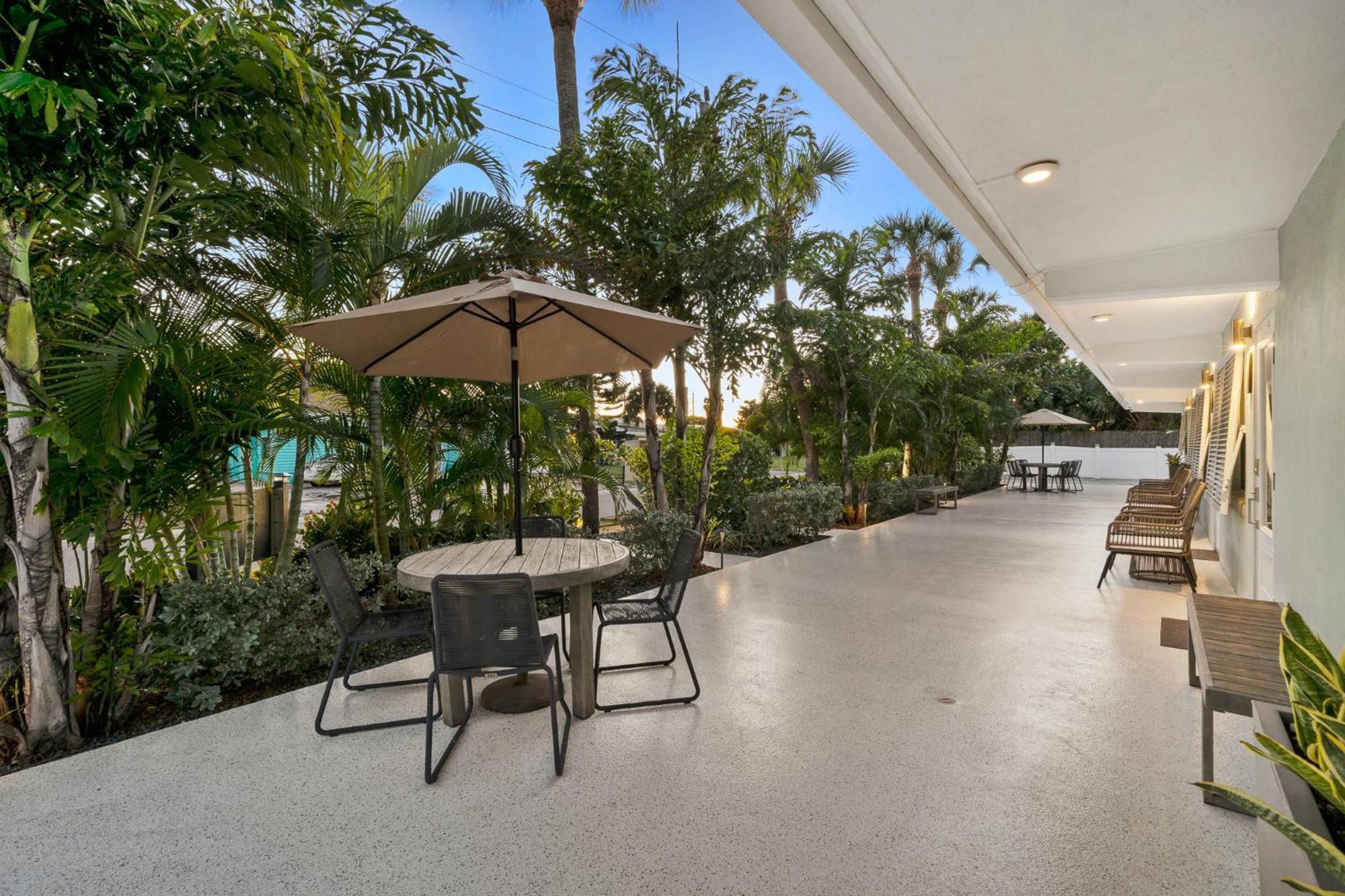 Boutique Vacation Rental Complex At Beach Коко Бийч Екстериор снимка