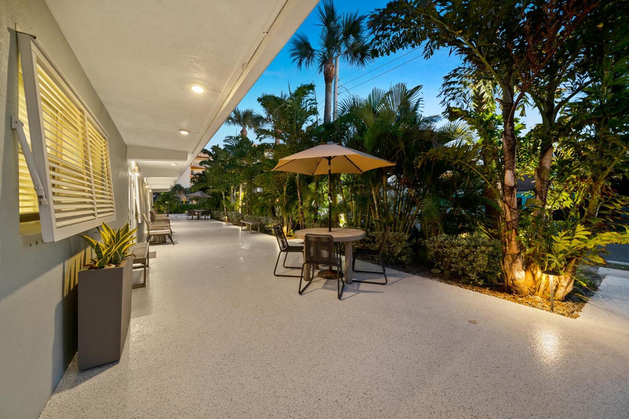 Boutique Vacation Rental Complex At Beach Коко Бийч Екстериор снимка